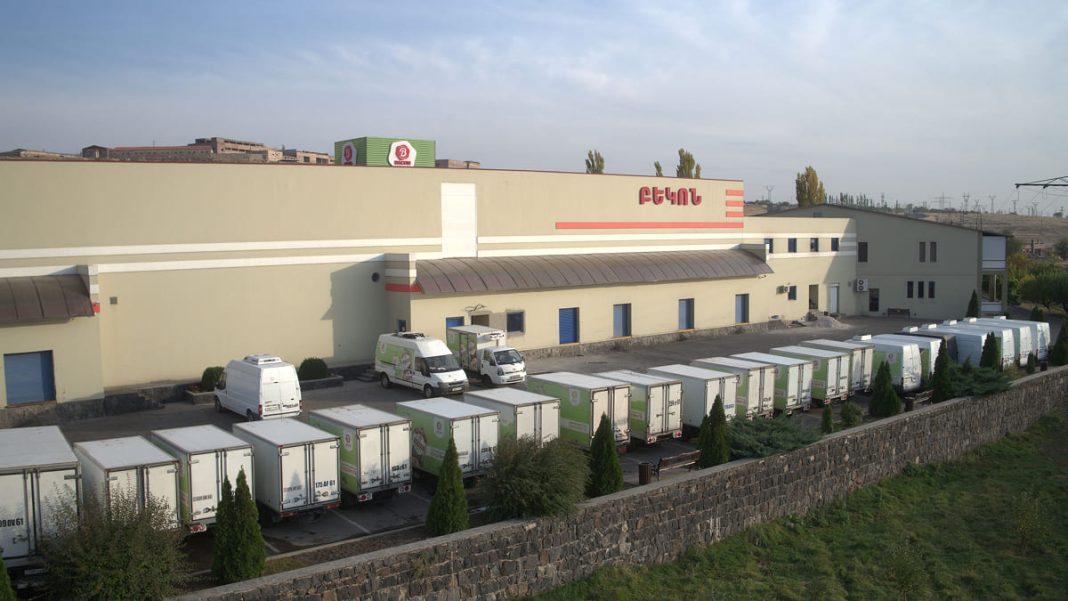 Բեկոնի գրասենայկը՝ աշխատակիցների աչքերով